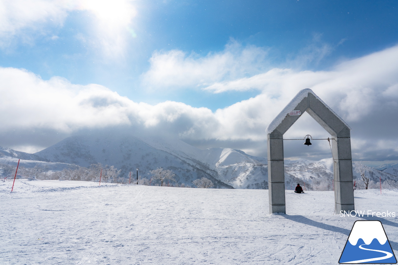 キロロリゾート｜真っ白な雪と真っ青な空。粉雪ゲレンデクルージングが気持ち良いキロロ。この週末は『Sweet Protection 試着会』も開催中！